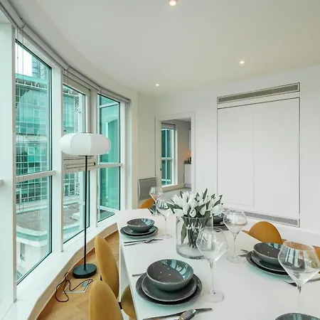 Vauxhall Skyline Apartment London Exterior photo
